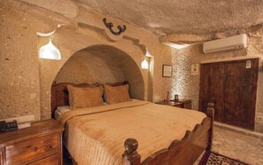 Economy Room (Cave) | Premium bedding, memory foam beds, free minibar items, in-room safe - Maccan Cave Hotel (Nevsehir)