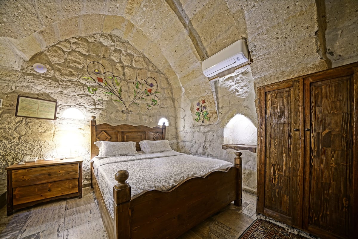 superior room (arch) | premium bedding, memory-foam beds, free minibar items, in-room safe