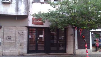 Mặt tiền nơi lưu trú