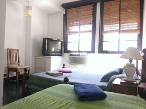 Free cots/infant beds, free WiFi