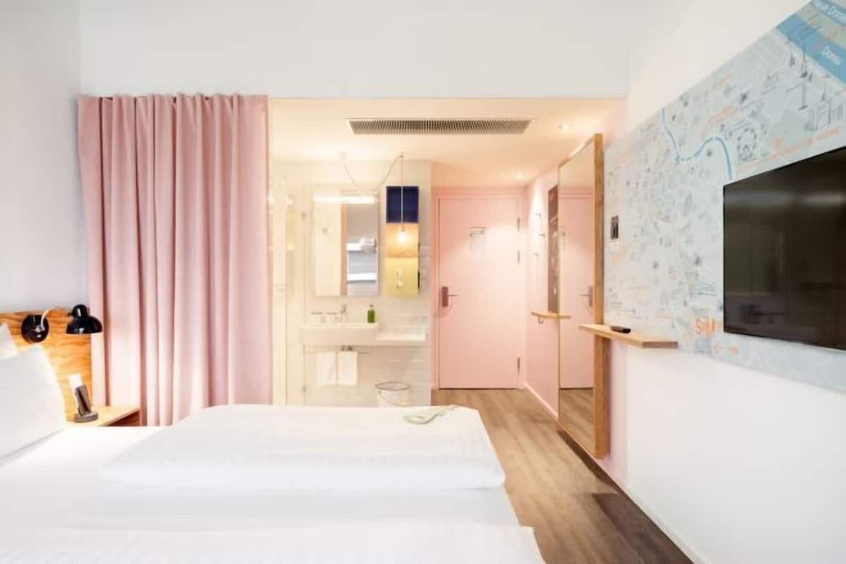 Premium bedding, pillowtop beds, in-room safe, desk