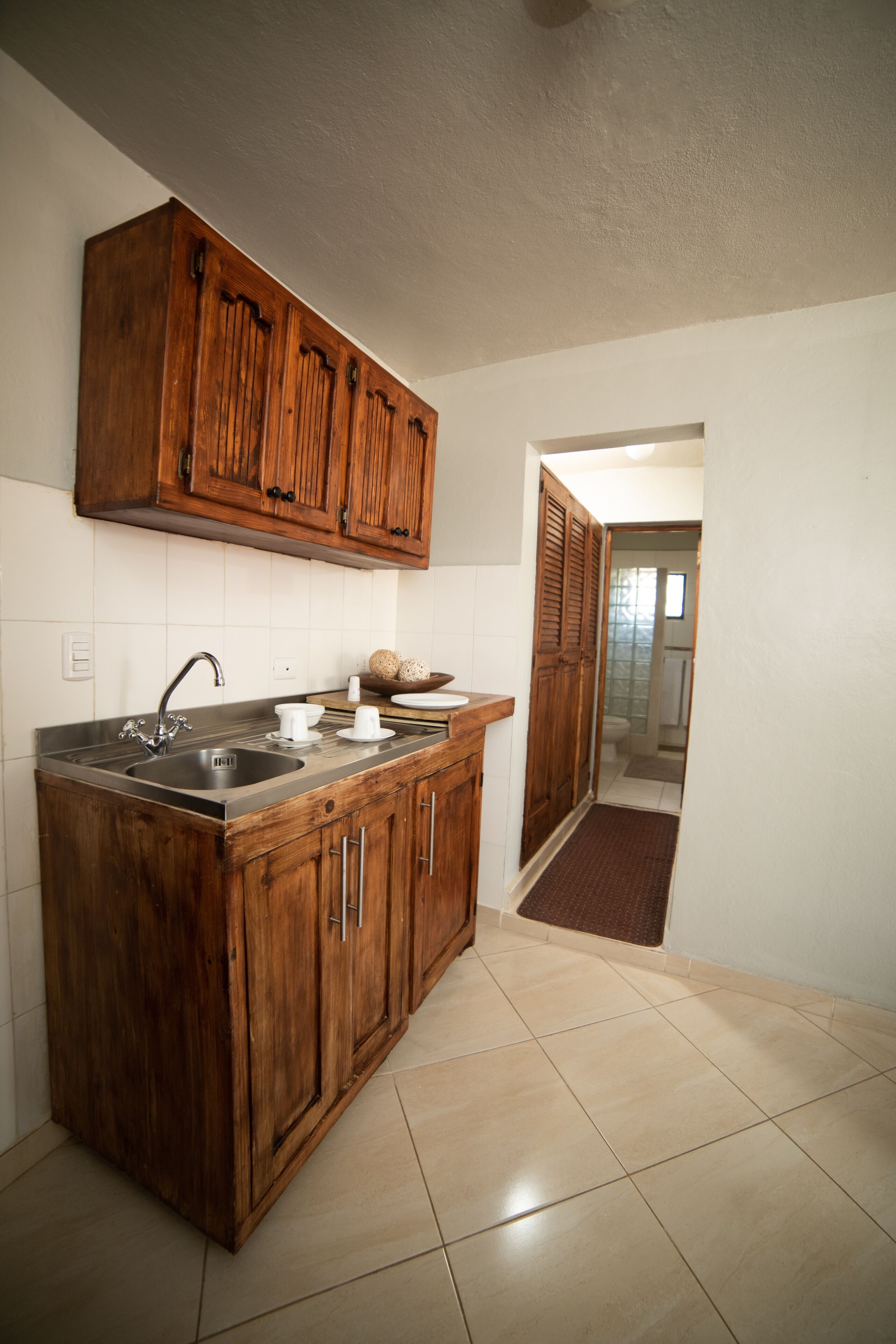 deluxe studio suite | in-room safe, desk, iron/ironing board, free wifi