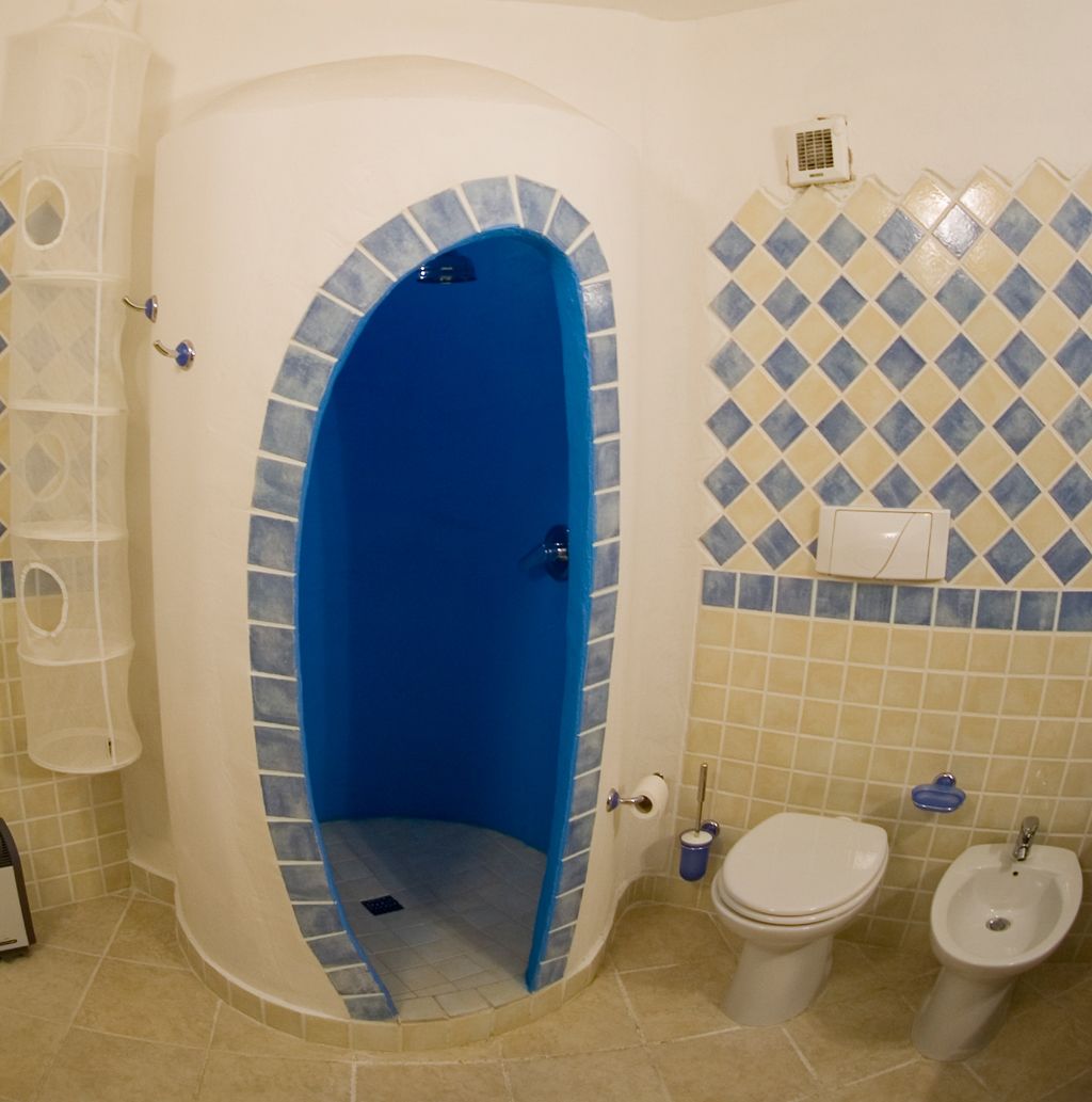 Dreibettzimmer | Badezimmer | Dusche, kostenlose Toilettenartikel, Haartrockner, Bidet