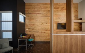 客房 | 起居區 | 平面電視、MP3 底座