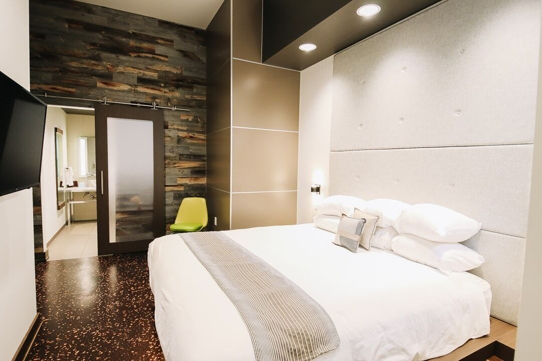 deluxe king | individually decorated, individually furnished, desk, laptop workspace