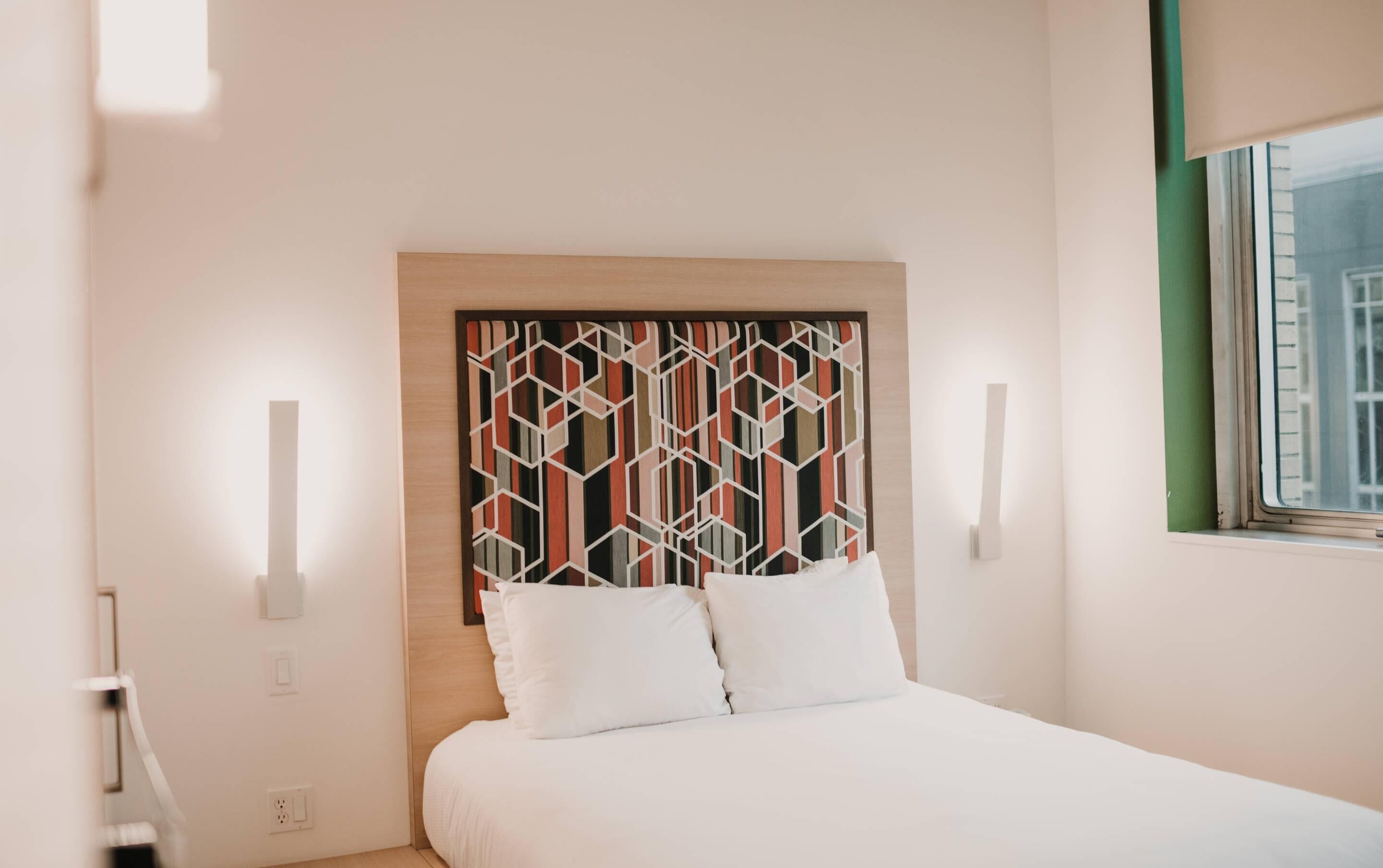 Standard Room, 1 Queen Bed, Non Smoking | Individually decorated, individually furnished, desk, laptop workspace