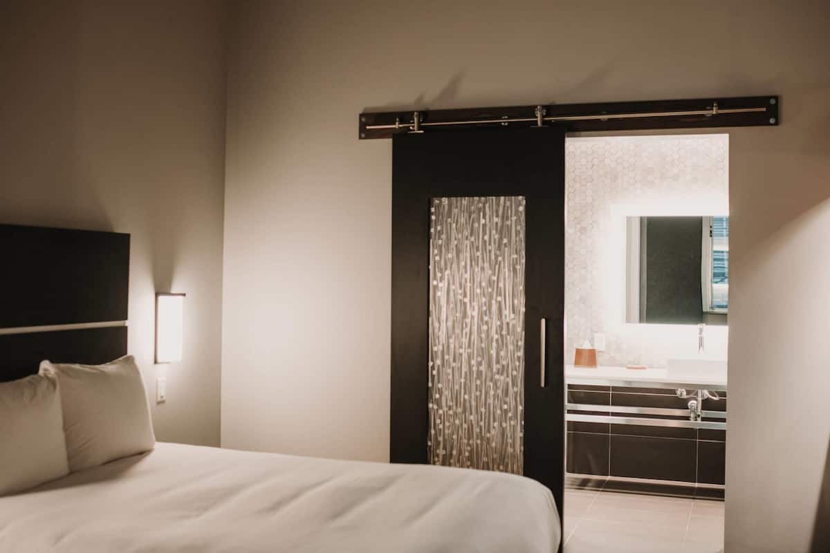 Standard Room, 2 Queen Beds, Non Smoking | Individually decorated, individually furnished, desk, laptop workspace