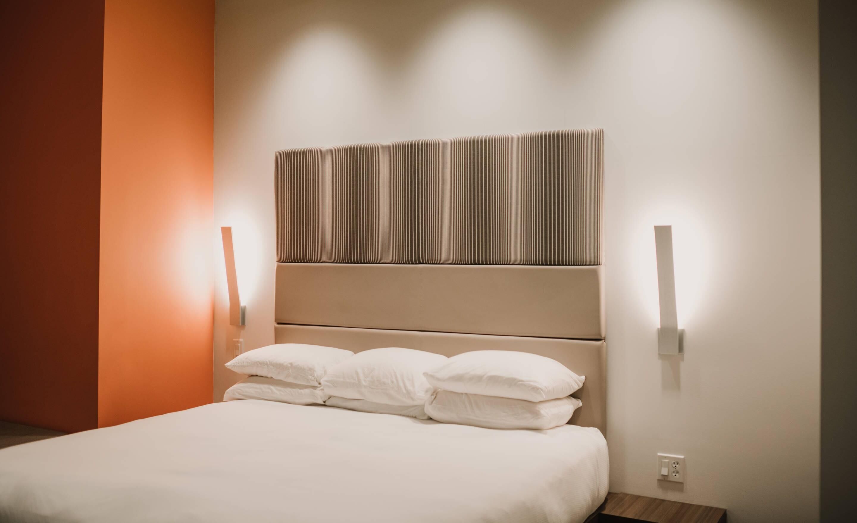 Standard Room, 1 King Bed, Non Smoking (Larger Room) | Individually decorated, individually furnished, desk, laptop workspace
