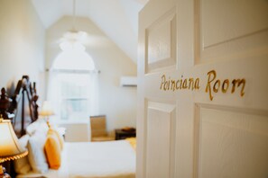 Deluxe Room, 1 Queen Bed (Poinciana) | In-room safe, rollaway beds, free WiFi, bed sheets - Shangri-La Boutique Bed & Breakfast (West Bay)