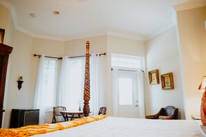 Deluxe Room, Pool View (Royal Palm)