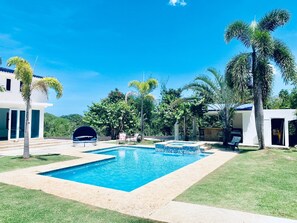 MwPi 104 Independent Pool Out Suite with 2 Queen Size Bed First Floor | Vue sur le complexe