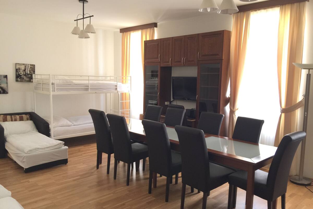 Appartement, 3 chambres (18 People ) | Bureau, fer et planche à repasser, lit de bébé (gratuit)