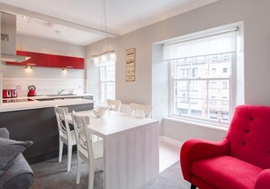 Private kitchen - Edinburgh Reserve Apartments Old Town (Edinburgh)