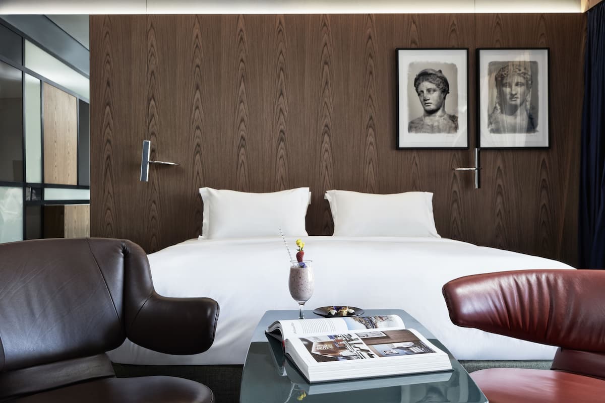 1 bedroom, premium bedding, minibar, in-room safe