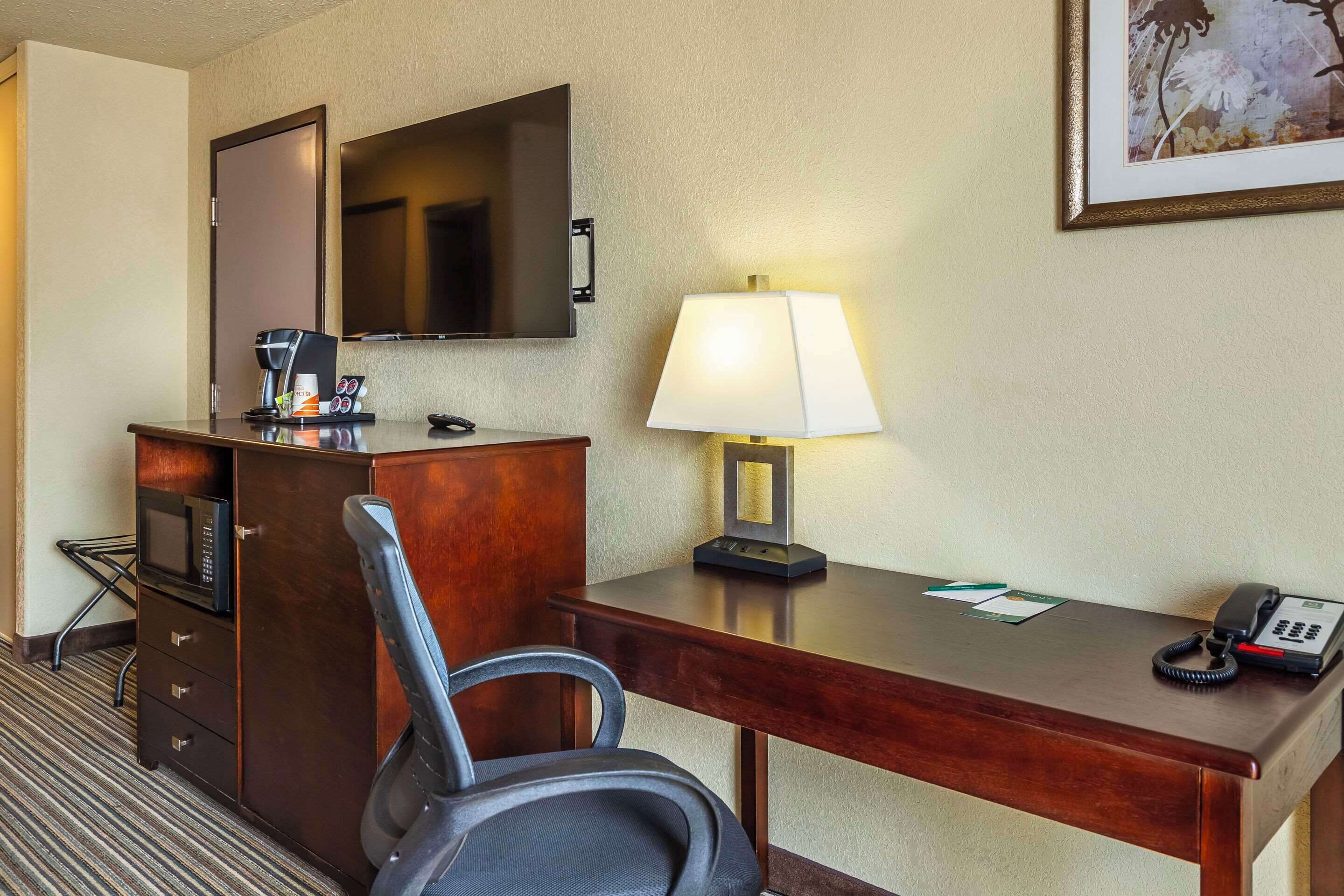 room, 1 queen bed with sofa bed, accessible, non smoking | pillow-top beds, in-room safe, desk, laptop workspace