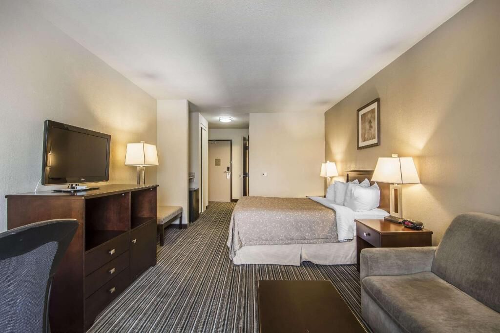 Pillow-top beds, in-room safe, desk, laptop workspace