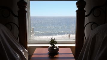 Quadrupla panoramica, bagno privato, vista oceano (Room 202) | Vista spiaggia/mare