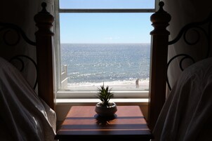 Habitación cuádruple panorámica, baño privado, vistas al mar (Room 202) | Vistas al mar