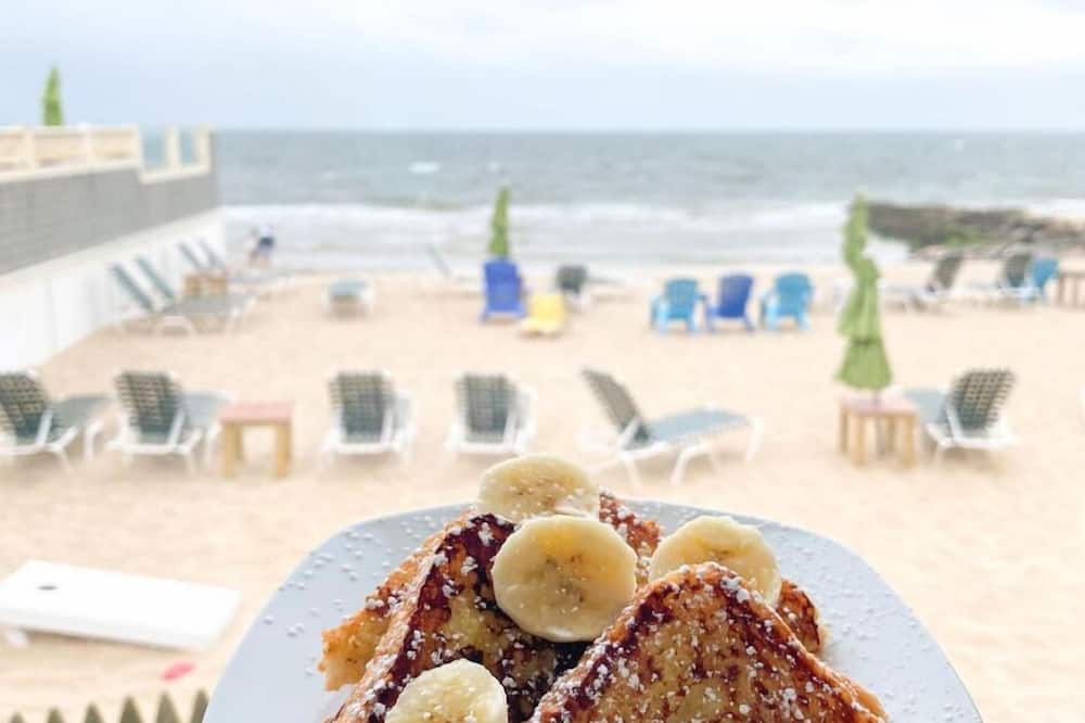 By the Sea Guests Bed & Breakfast & Suites - Glendon Road Beach, MA