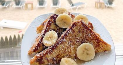 By the Sea Guests Bed & Breakfast & Suites