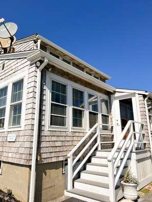 Exterior - By the Sea Guests Bed & Breakfast & Suites (Dennis Port)