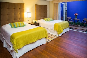 Comfort Suite, 2 Bedrooms, Kitchen | 1 bedroom, premium bedding, in-room safe, individually decorated