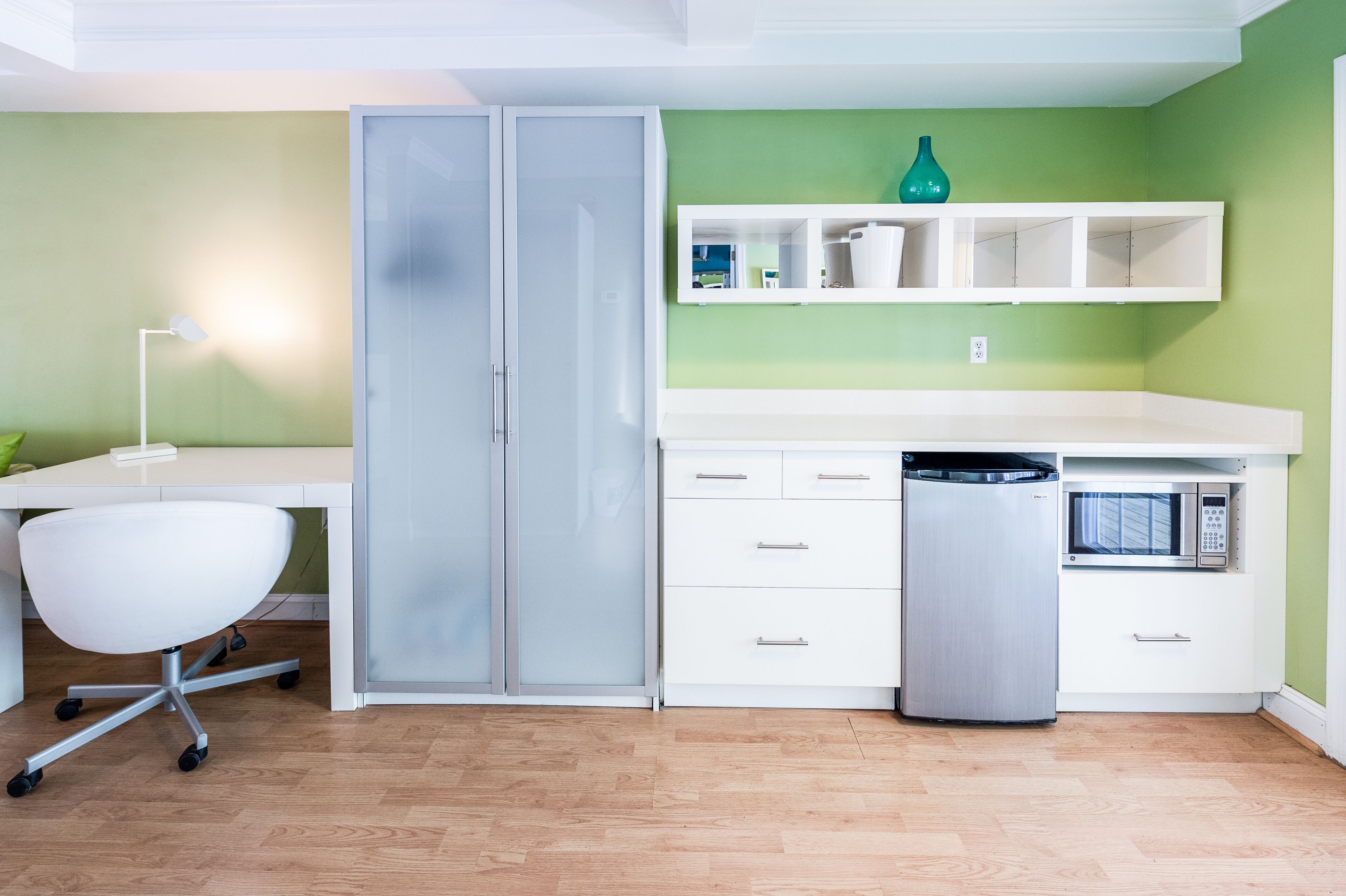 family quadruple room, 2 queen beds, non smoking, ground floor | private kitchen | fridge, microwave, electric kettle