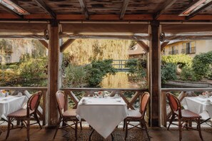 2 restaurants, breakfast, lunch, dinner served; French cuisine