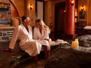 身体护理、热石按摩、深层组织按摩、瑞典式按摩、产前按摩、体膜护理