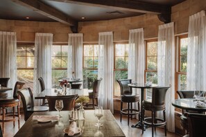 2 restaurants, breakfast, lunch, dinner served; French cuisine