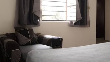 Classic-Doppelzimmer | Individuell eingerichtet, Schreibtisch, Bügeleisen/Bügelbrett