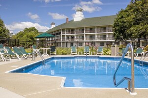 Piscina externa sazonal