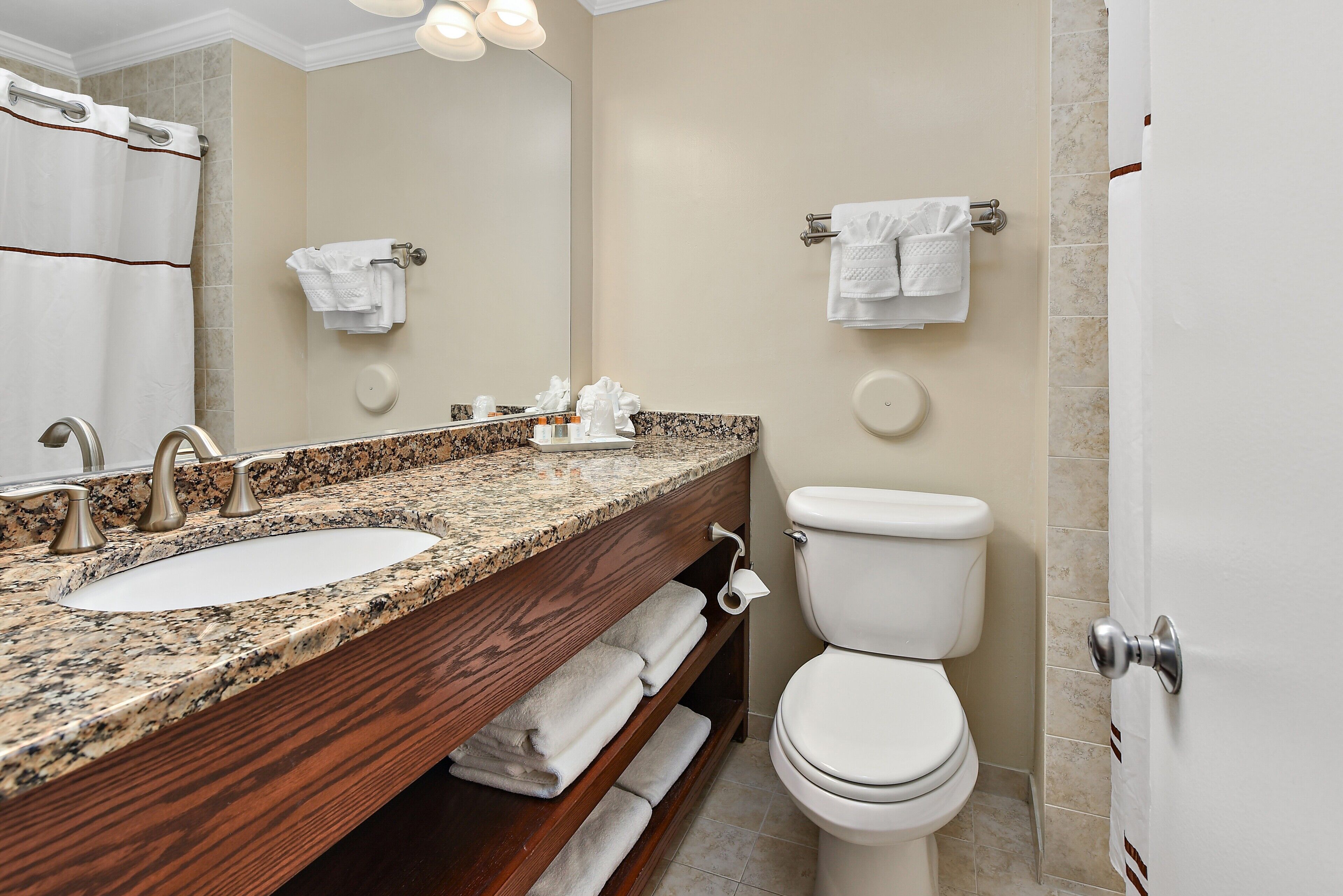 suite, 2 double beds | bathroom | free toiletries, hair dryer, towels, soap