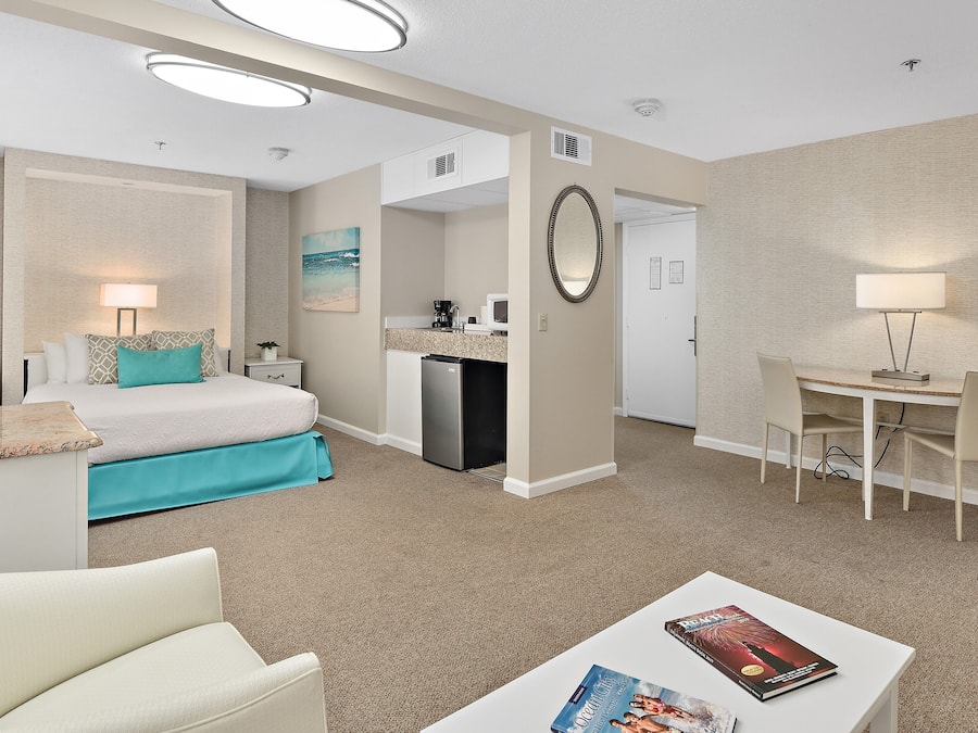 Studio, 1 Queen Bed with Sofa bed, Handicap Accessible | 1 bedroom, hypo-allergenic bedding, in-room safe, desk