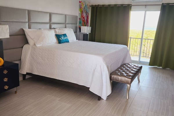 Deluxe Studio, 1 King Bed, Ocean View | 1 bedroom, premium bedding, down duvets, pillow-top beds