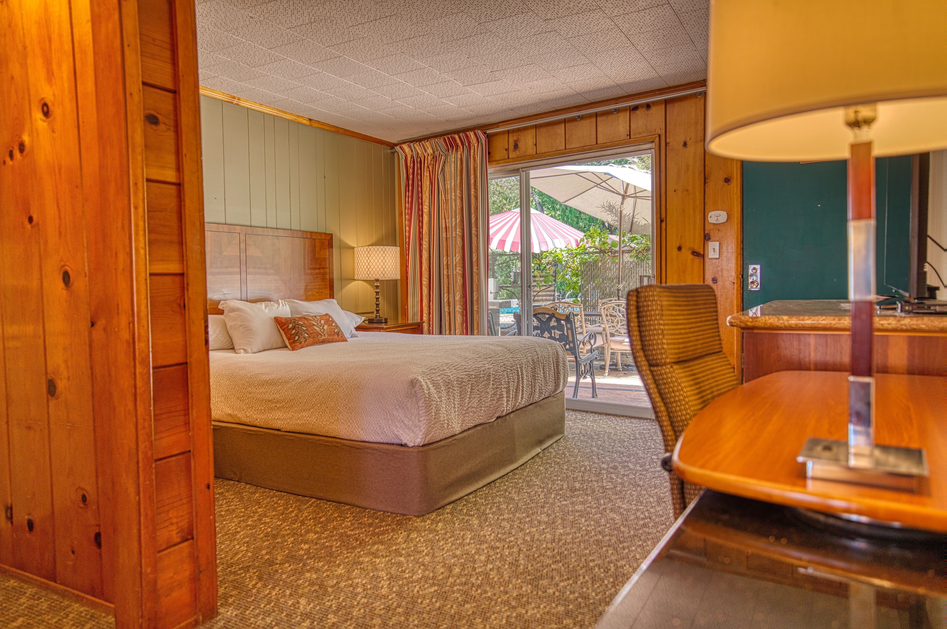 Superior Room, 1 King Bed | Free WiFi, bed sheets