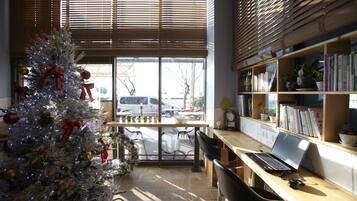 Coffee shop