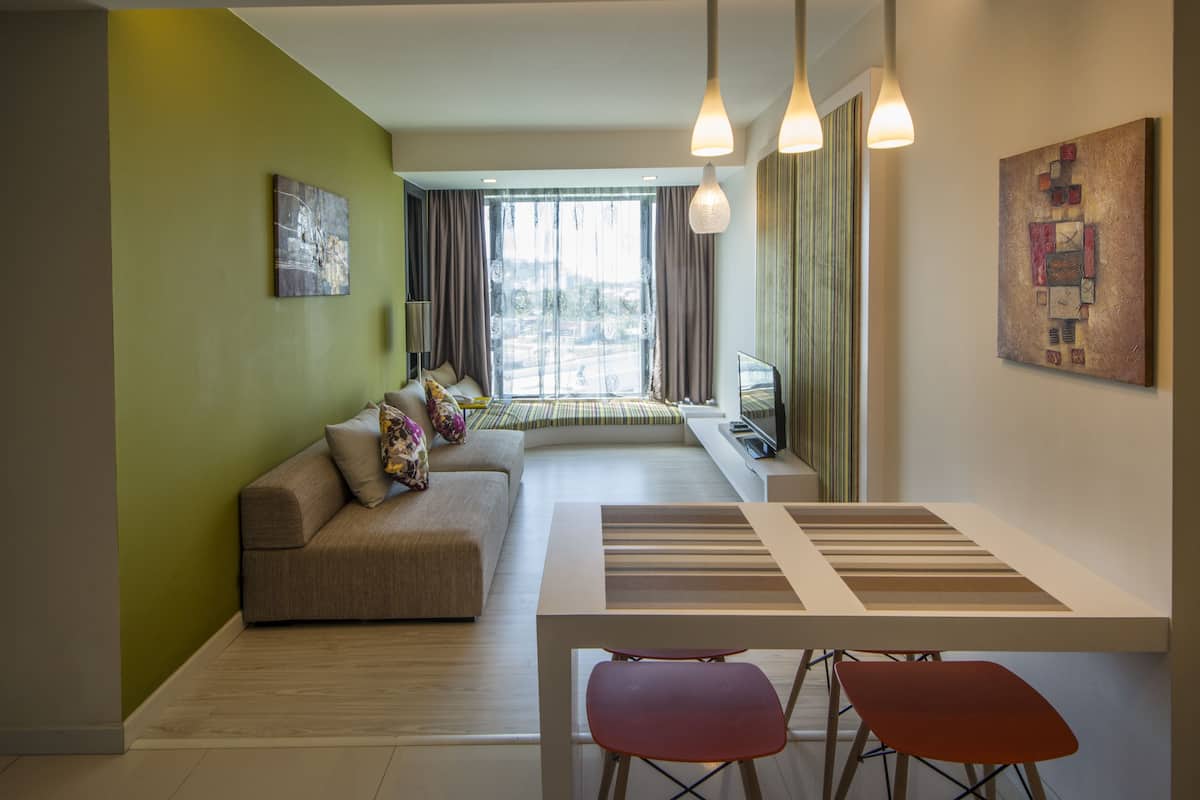Executive-sviitti, 2 makuuhuonetta | Minibaari, työpöytä, silitysrauta/-lauta, ilmainen Wi-Fi
