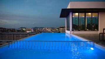 Kolam renang terbuka