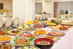 Breakfast, lunch and dinner served - Hotel Hashimoto (Sapporo)