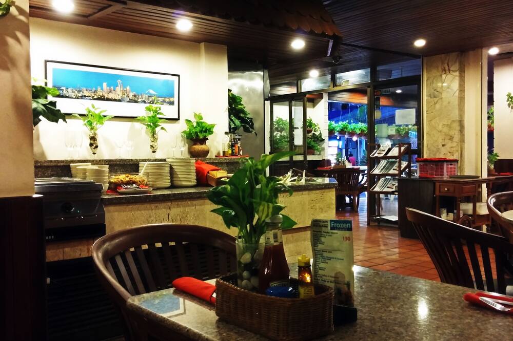 Karon Café Inn
