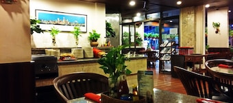 Karon Café Inn