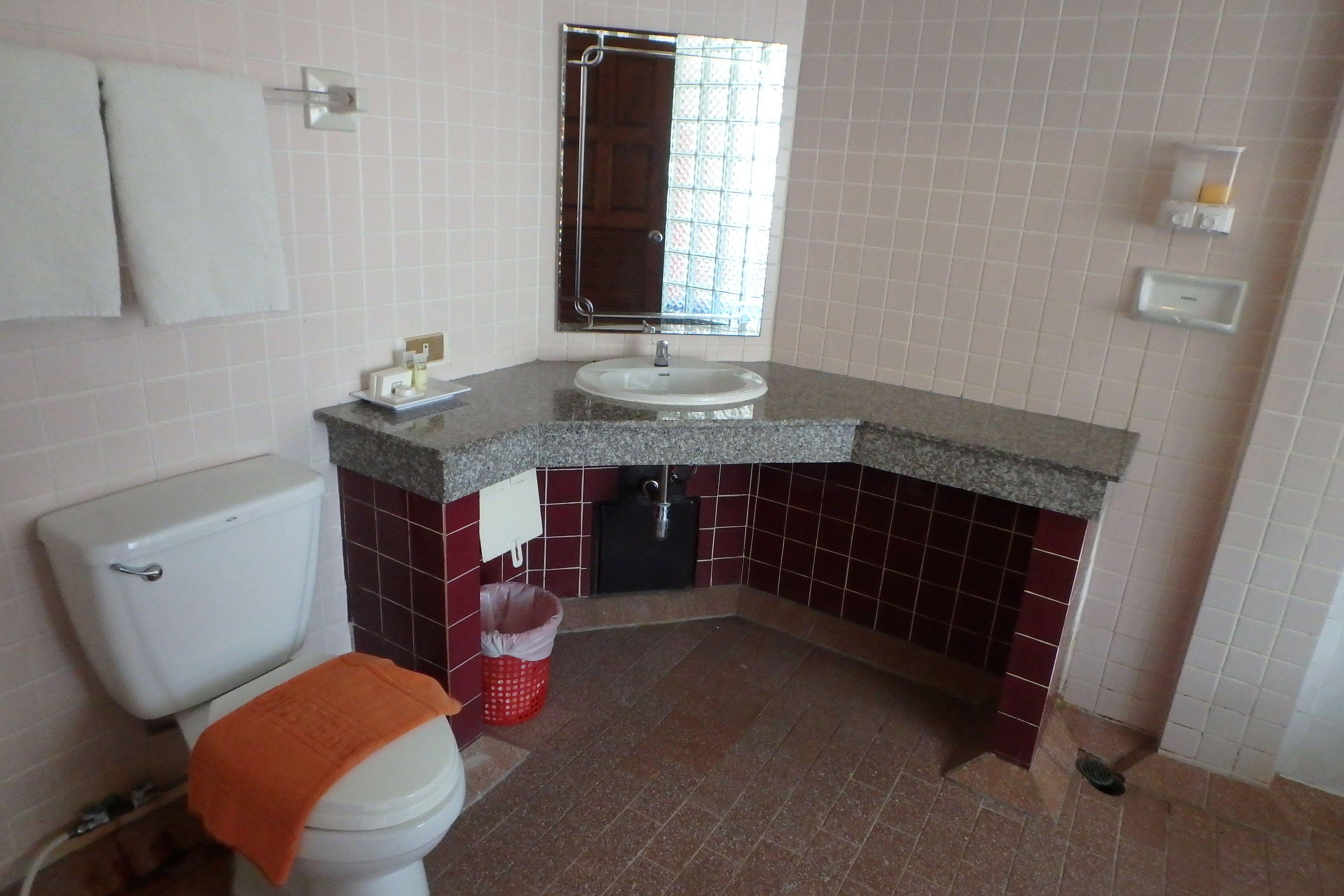 grand deluxe  | bathroom | shower, free toiletries, towels