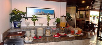 Karon Café Inn