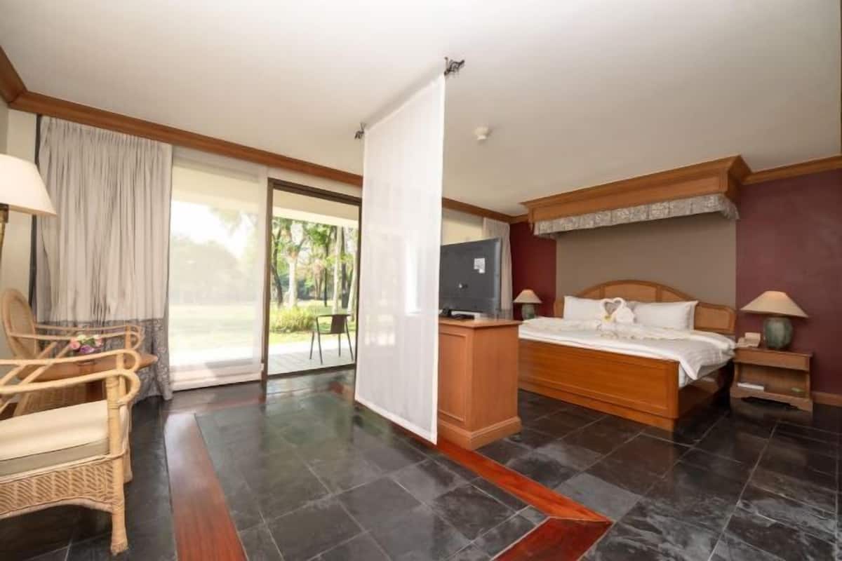1 bedroom, minibar, in-room safe, desk