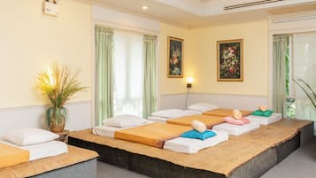 Couples treatment room(s), aromatherapy, Thai massages, body scrubs