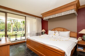 Riverside Suite | Minibar, coffres-forts dans les chambres, bureau, rideaux occultants