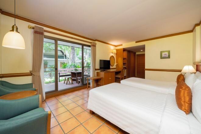 Minibar, Zimmersafe, Schreibtisch, Verdunkelungsvorhänge