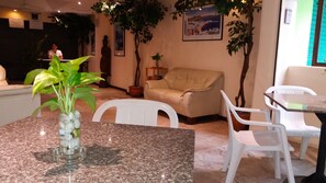 Sala de estar en el lobby