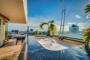 Penthouse, 2 chambres, balcon, vue ville | Balcon